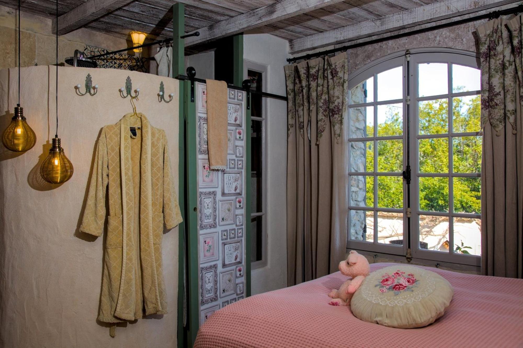Le Mas Saint Pierre Roquefort-les-Pins Zimmer foto